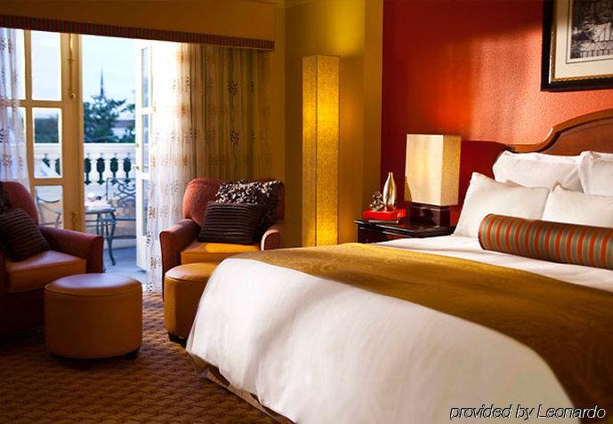 The Lindy Renaissance Charleston Hotel מראה חיצוני תמונה